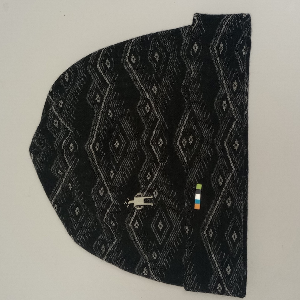🆕 SMARTWOOL BLACK & GRAY MERINO WOOL BEANIE WITH TRIBAL AZTEC DESIGNS